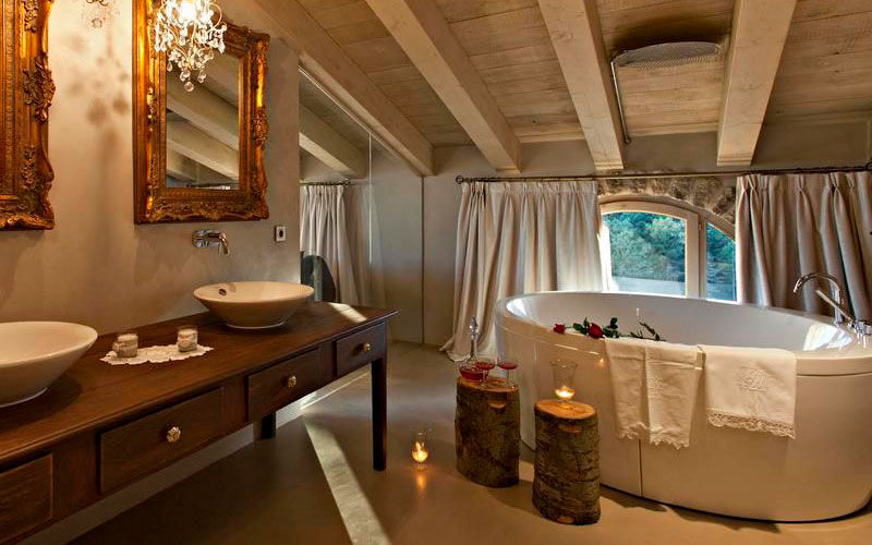 Hoteles para parejas con bañera y chimenea en el Solsonès