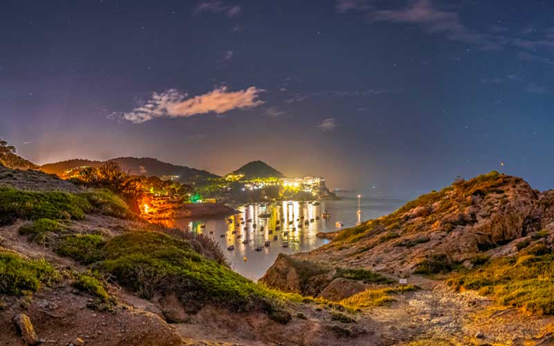 Lluvia de estrellas en la playa