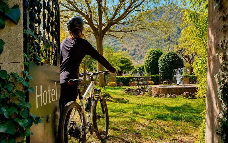 Cycle tourism in La Garrotxa, hotels for cyclists