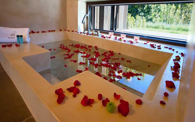 Hotel with an in-room bathtub and views